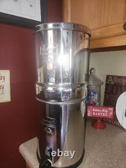 Royal Berkey Water Filter System 3.25 Gallons With Two Black Filters Great Shape